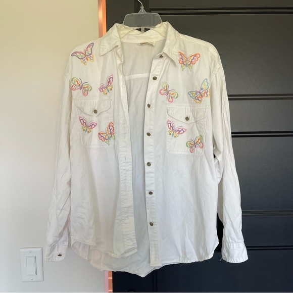Tia Garden Embroidered Colorful Butterflies Womens Button UpTop - Picture 1 of 4